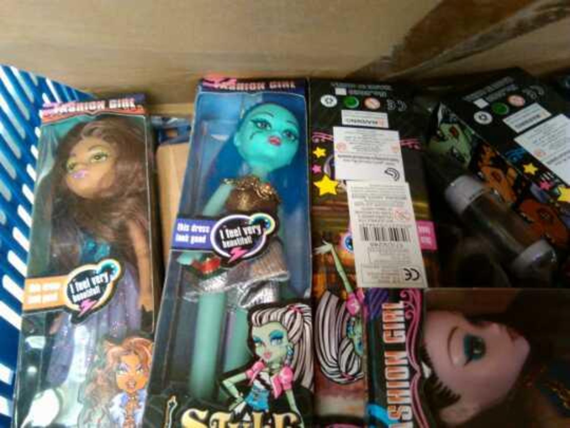 Pallet of Mixed unmanifested items from what we can see it contains, monster High Dolls, sheer cover - Image 3 of 8