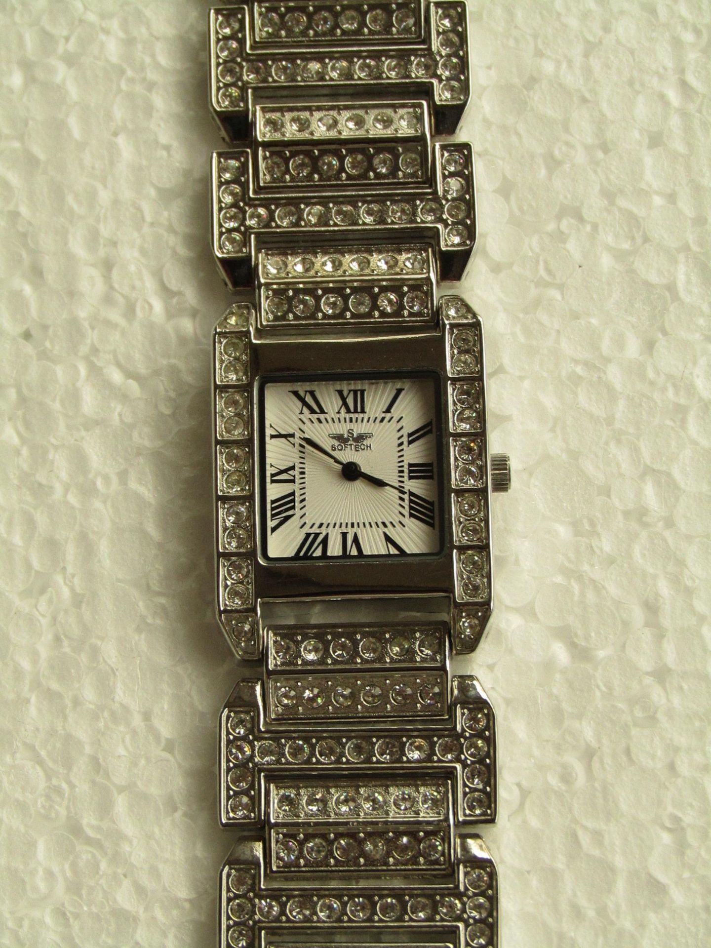 Softech Ladies Silver Wristwatch. New.