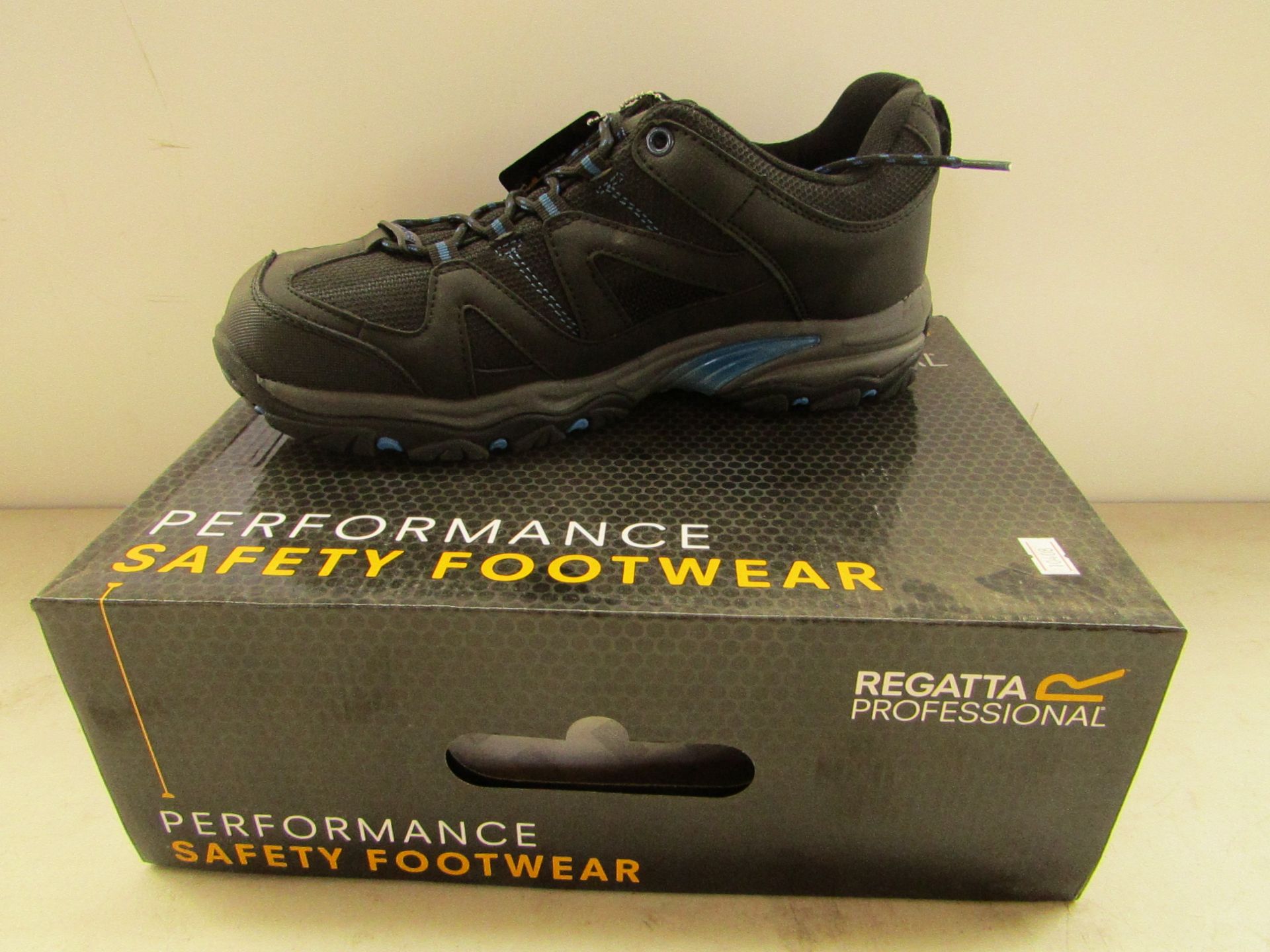 Regatta Professional Riverbeck steel toe cap safety trainers (Black and Blue colour), size UK8,