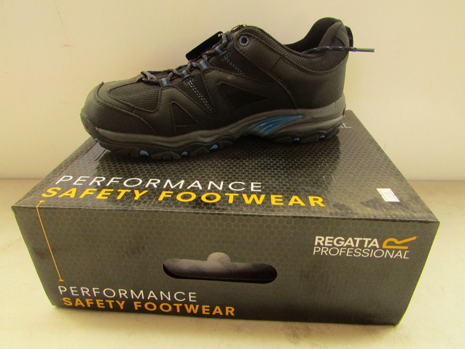 Regatta Professional Riverbeck steel toe cap safety trainers (Black and Blue colour), size UK10, RRP