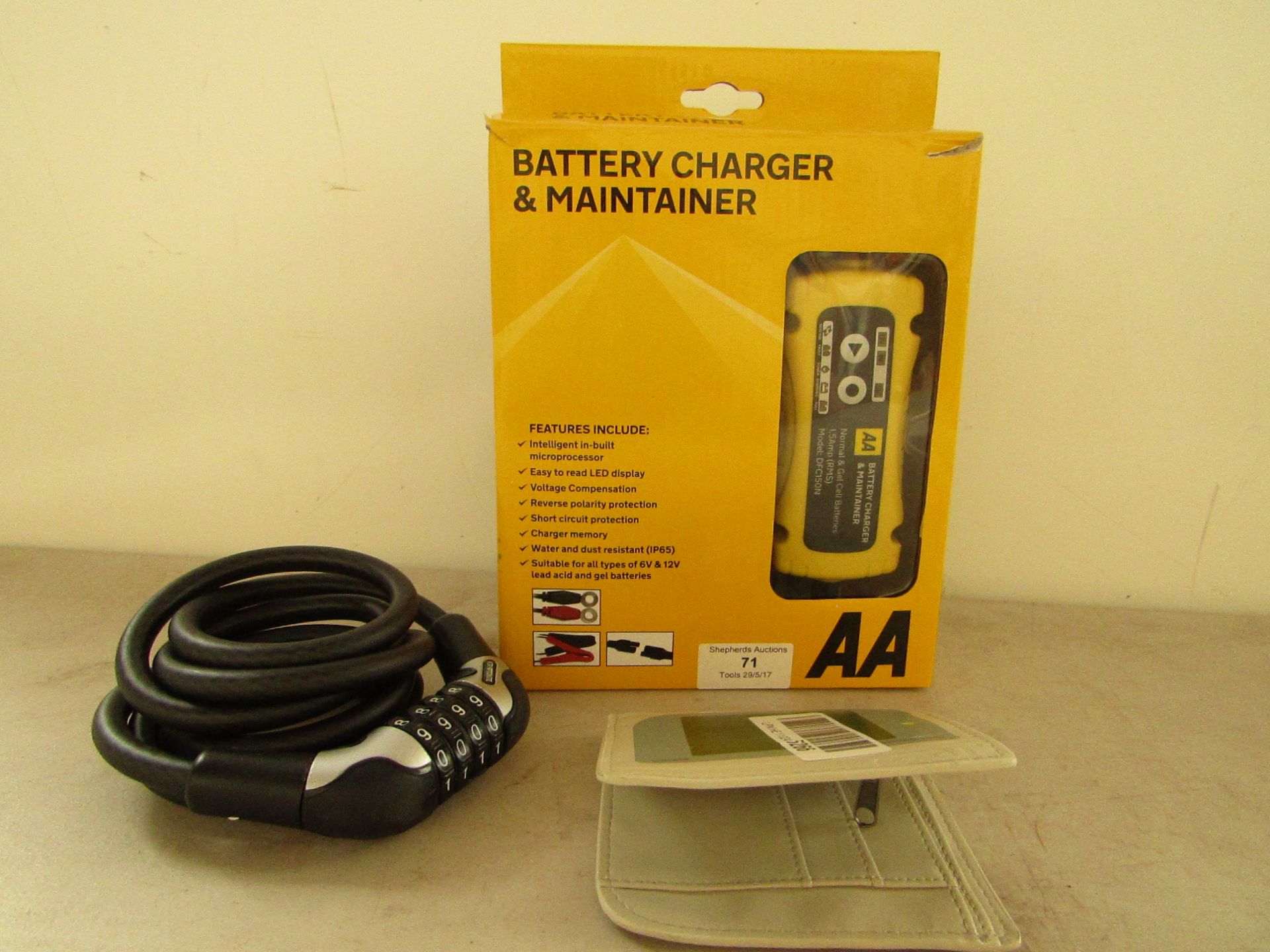 AA Battery charger & maintainer, boxed.