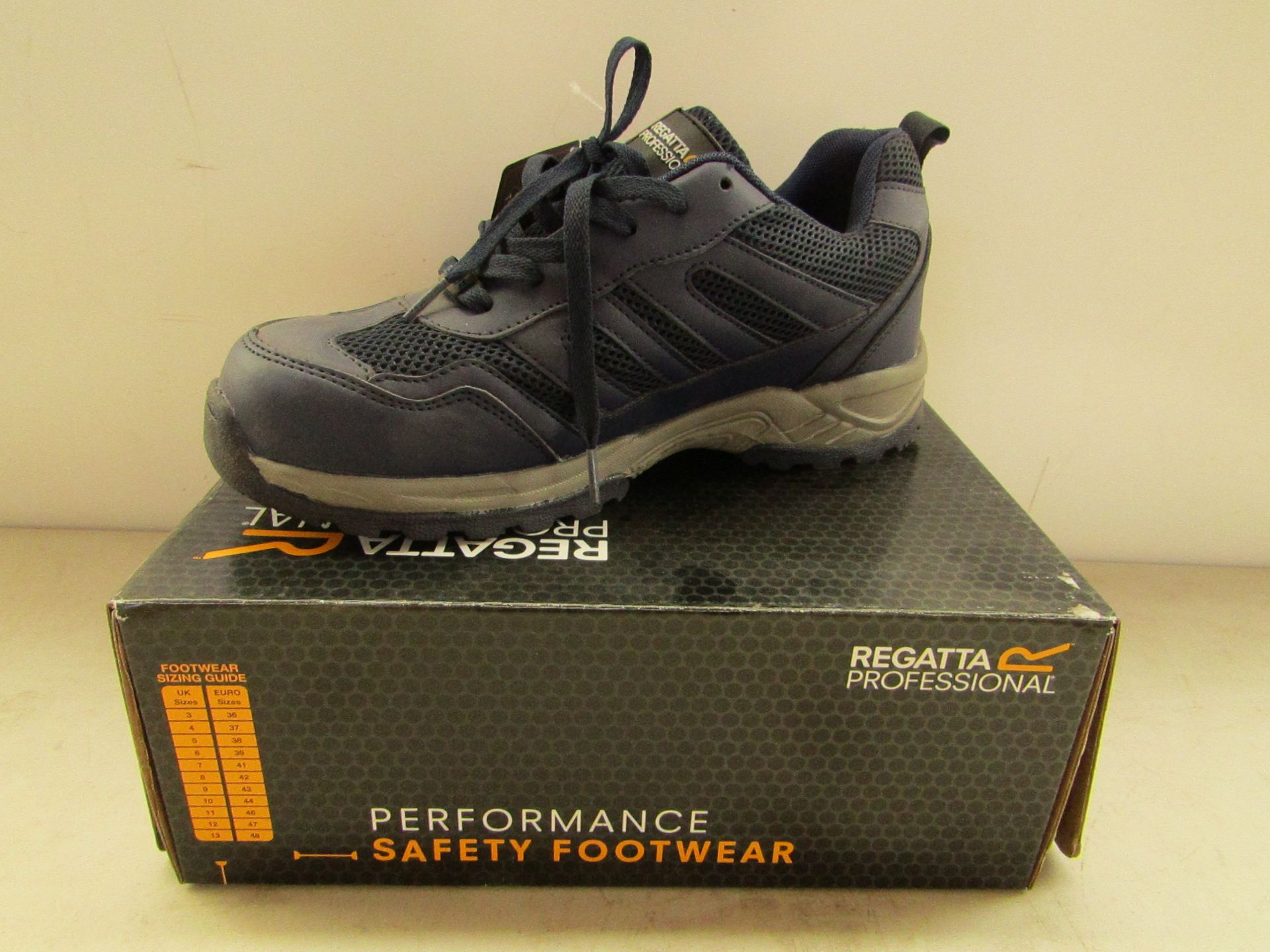 Regatta Professional Steplite SB steel toe cap safety trainers, size UK9, RRP £69.99 new and boxed.