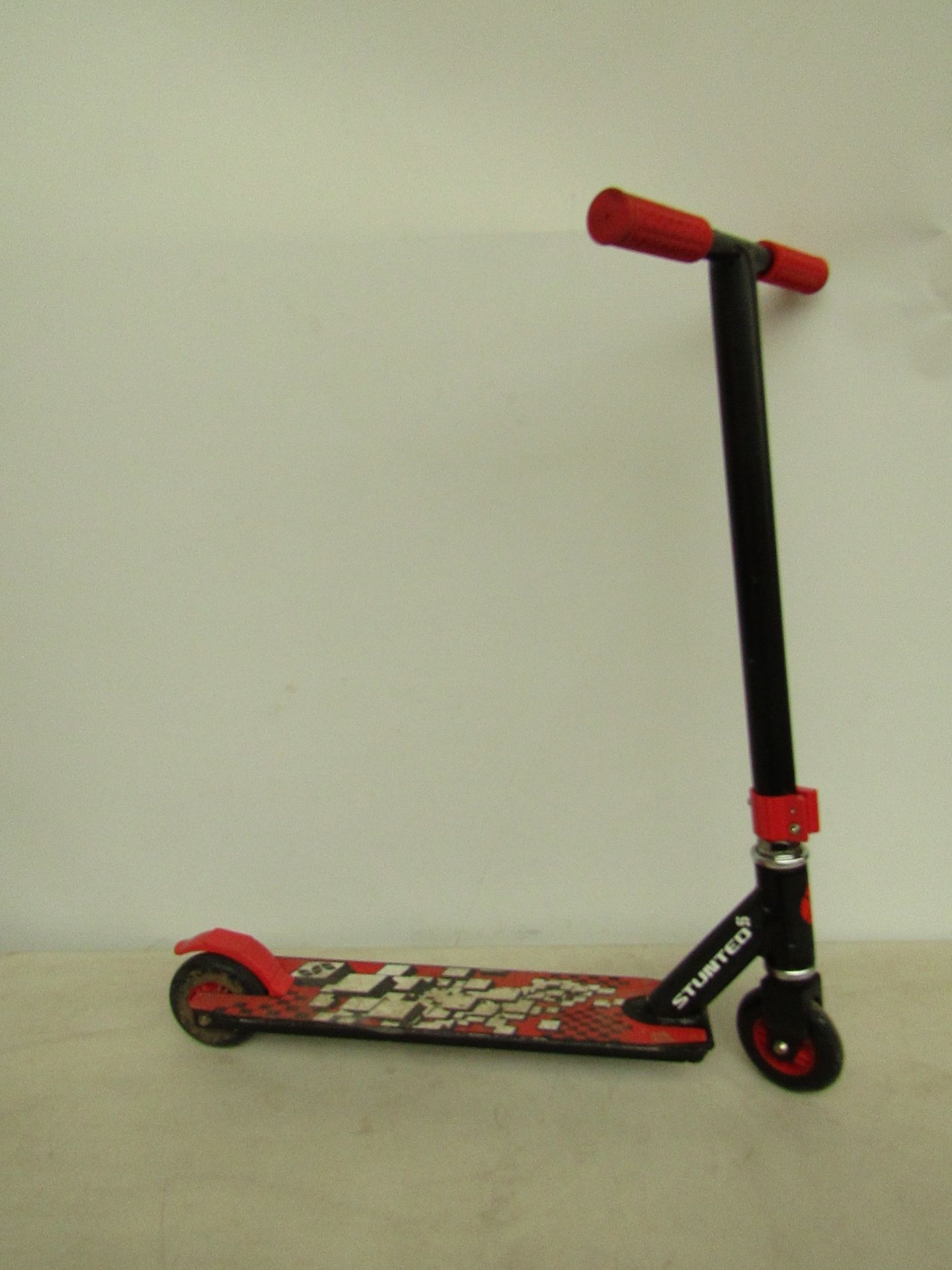 Stunted stunt scooter, new. RRP £50