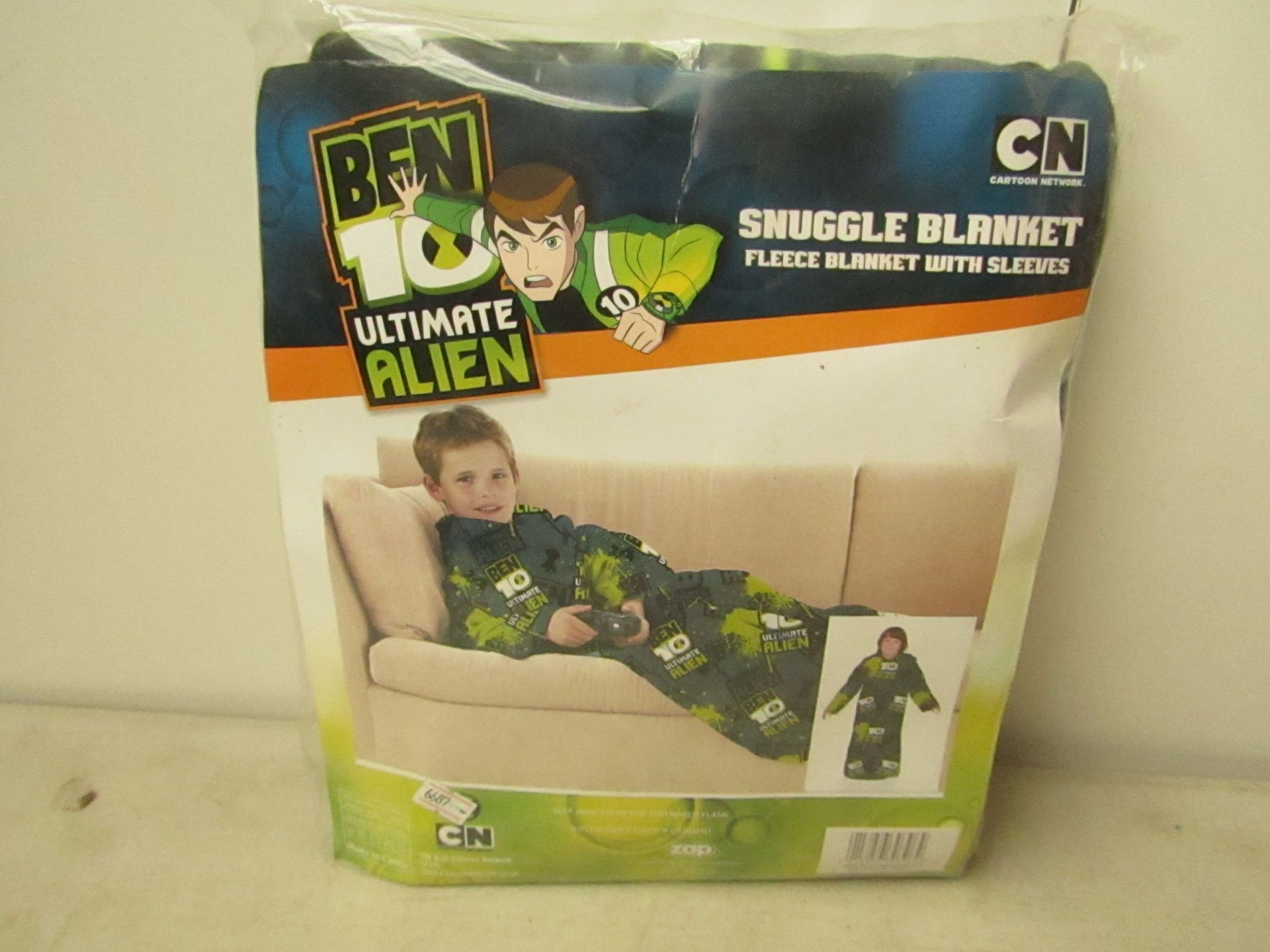 Ben 10 snuggle blanket with sleeves new in packaging