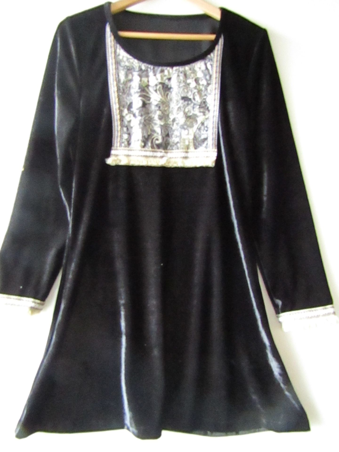 Ladies Brave Soul Long sleeved Velvet Dress. New Sample. Size S