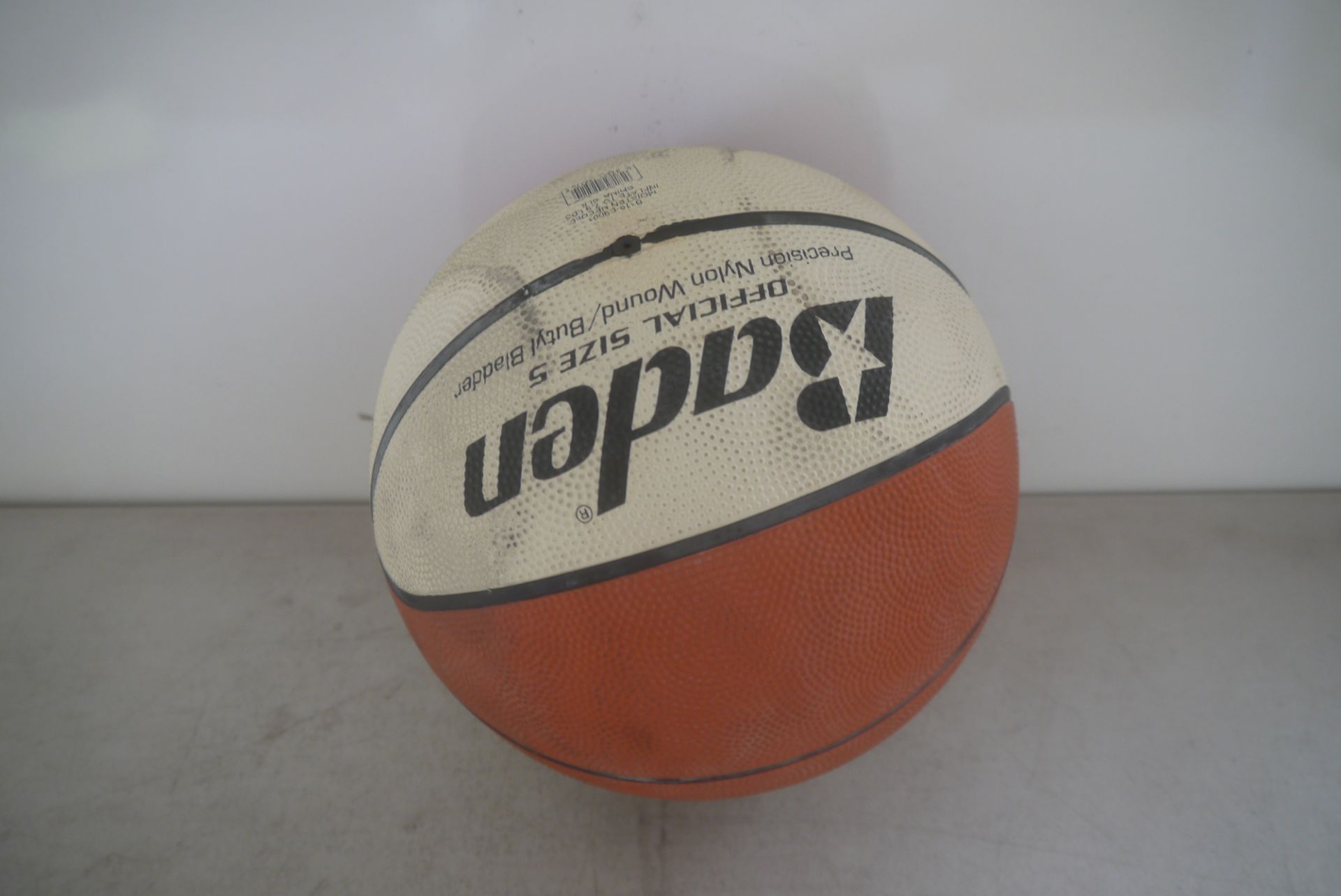 5x Baden size 5 basketballs, all new and unused. Total RRP £44.95.