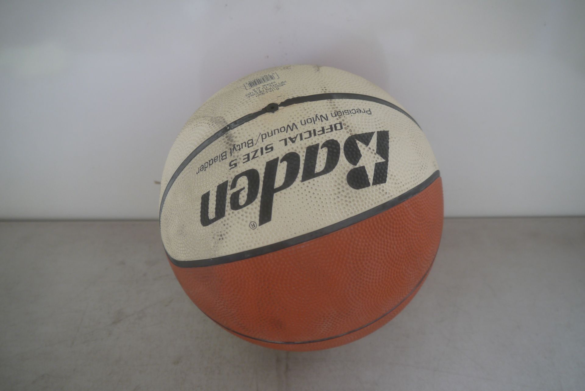 5x Baden size 5 basketballs, all new and unused. Total RRP £44.95.