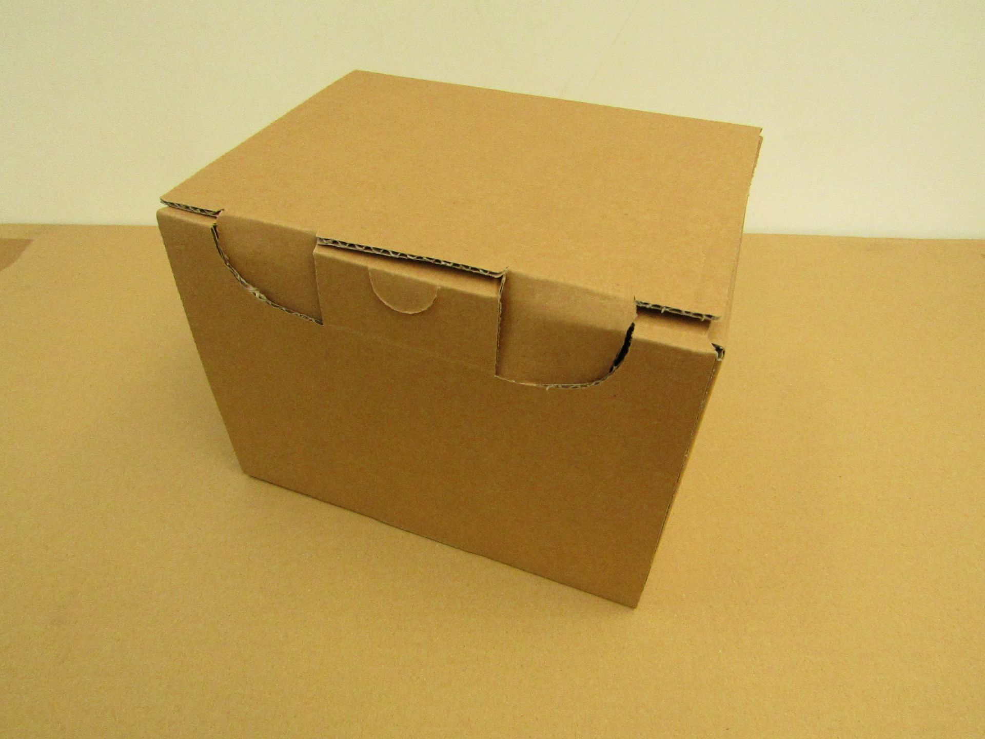 25x die cut parcel boxes (250mm x 150mm x 150mm)