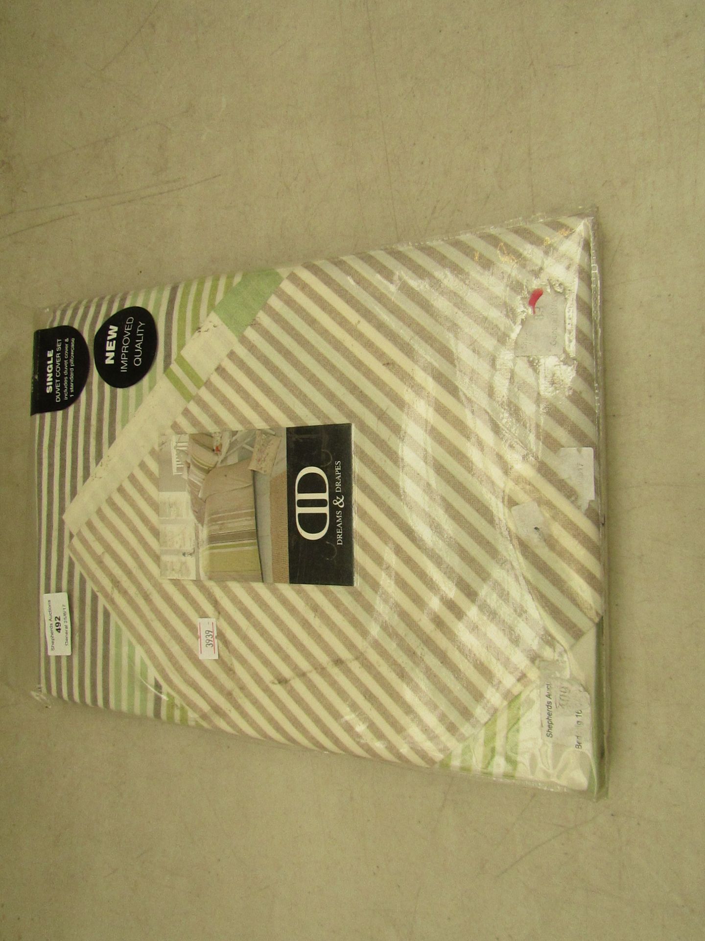 Dreams & Drapes single duvet cover set, 137cm x 198cm, in packaging.