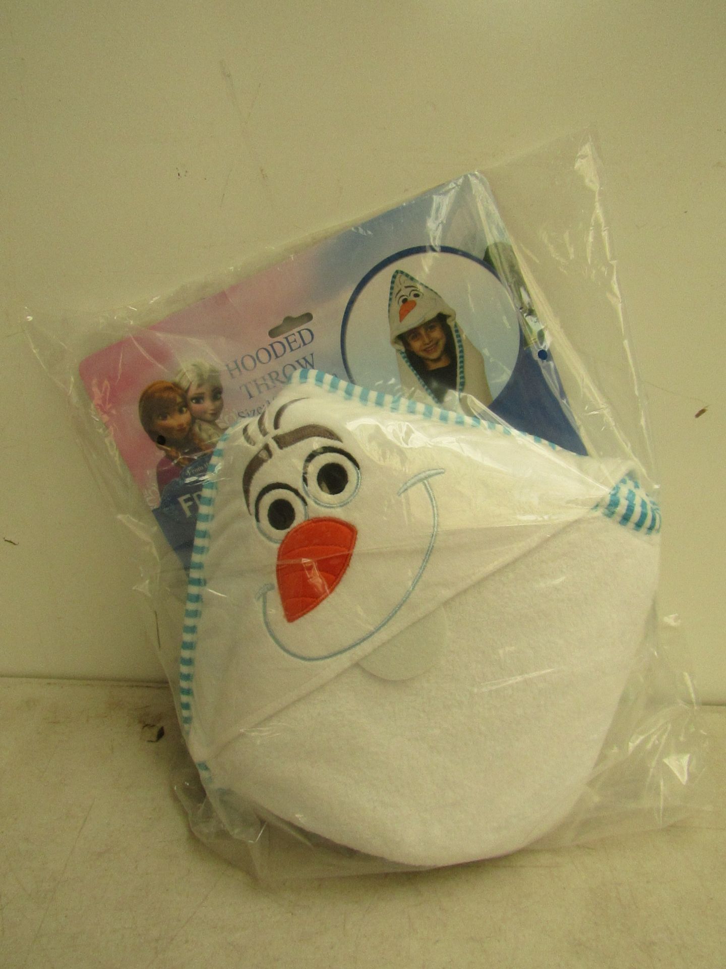 2x Disney Frozen Olaf hooded throws, all new and in packaging.