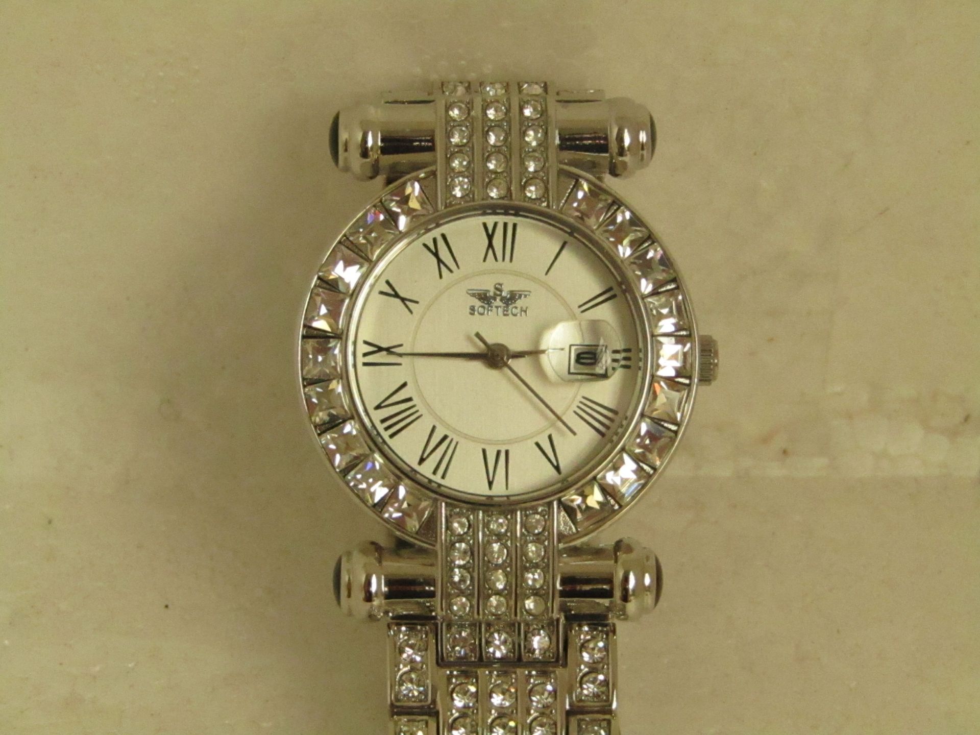 Softech Ladies Metal strap Wristwatch. New.