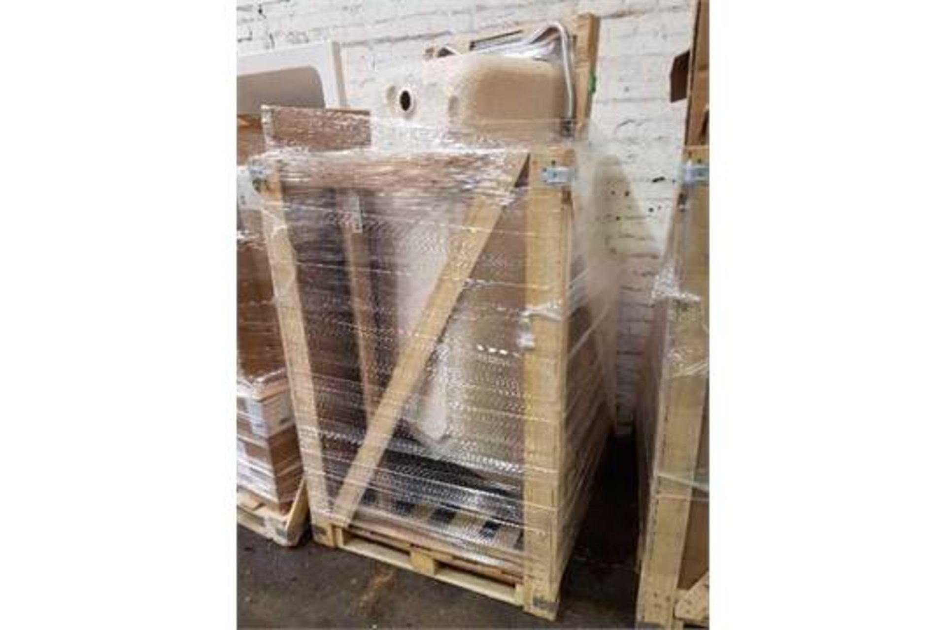 **NEW LOW RESERVE**Full Wagon of Bathroom stock from large online retailer which includes 17 pallets - Image 4 of 11