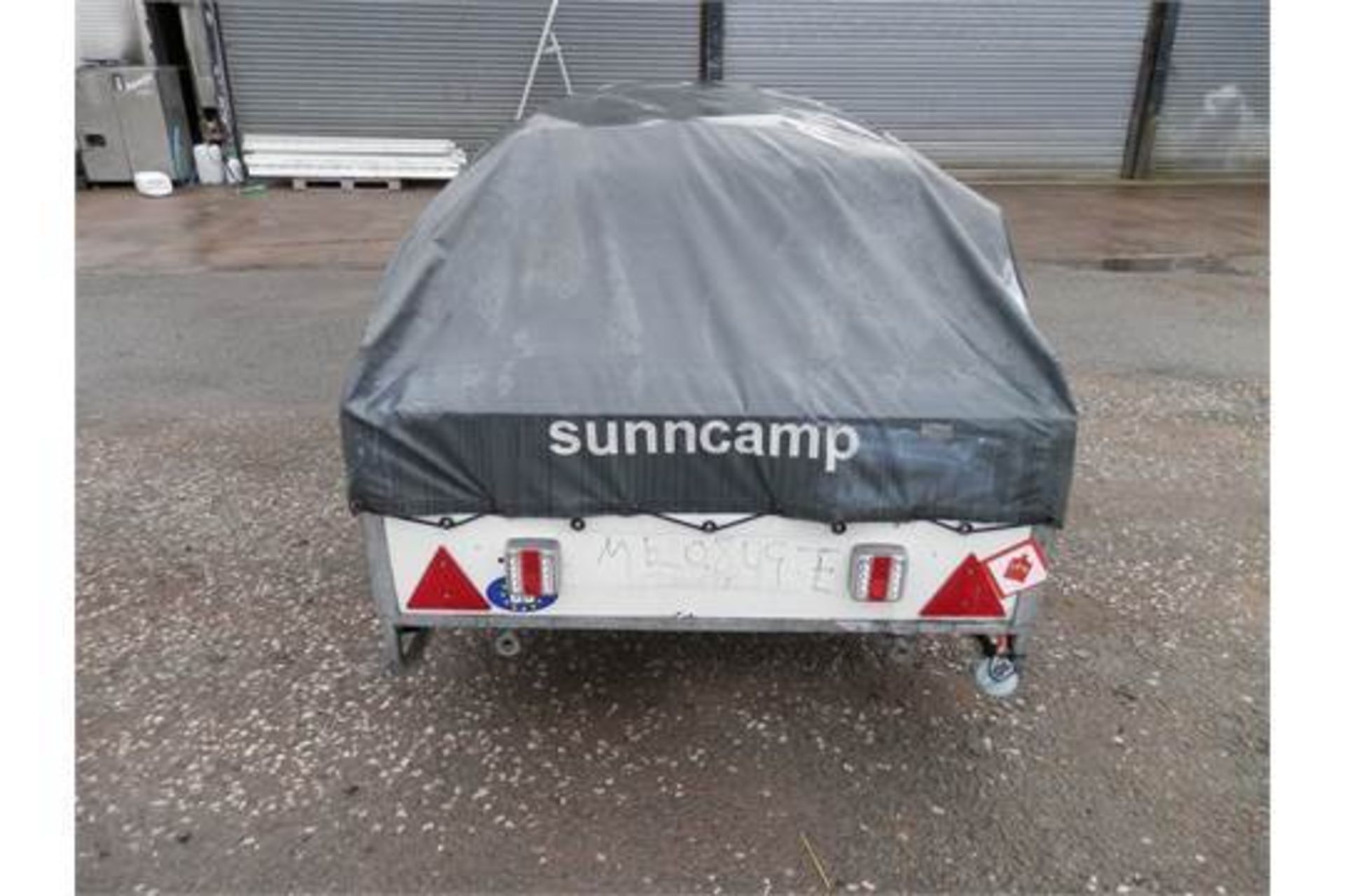 Sunncamp 350SE 4 Berth Trailer Tent with Sink and Gas Connection Point, this item appears to be - Image 4 of 11