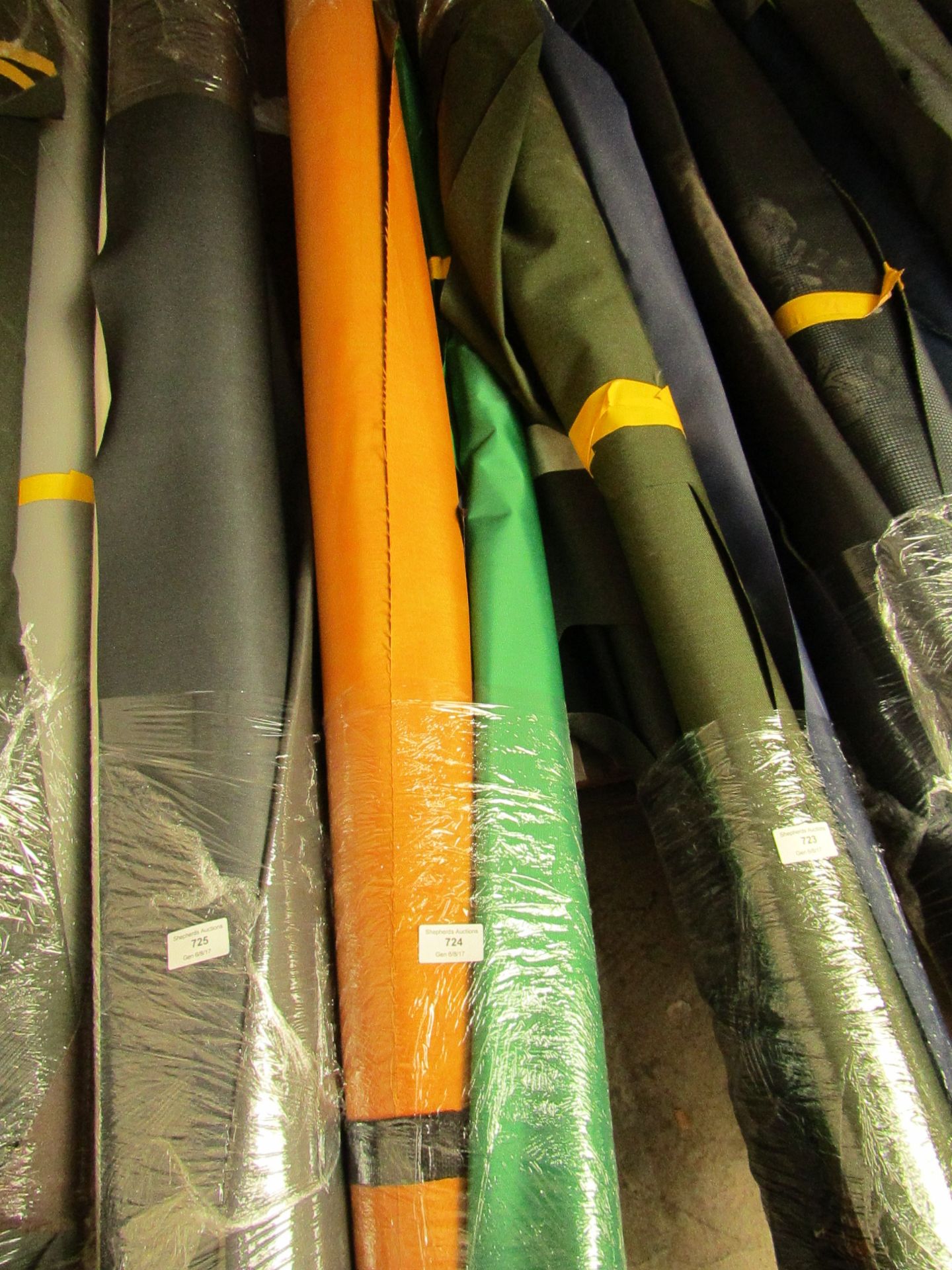 3x Rolls of Various coloured fabric in various lengths. - Image 4 of 4