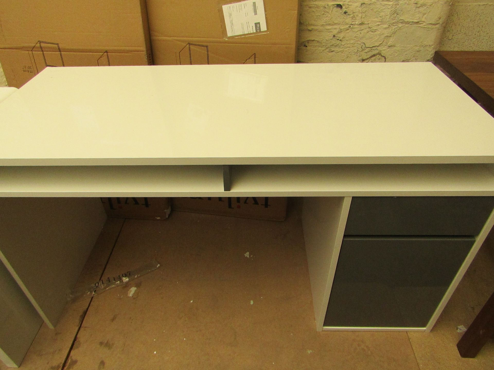 TVilum Gloss white and grey office desk 1.4mtr long x 60cm deep, 77cm tall 50kg, please note this