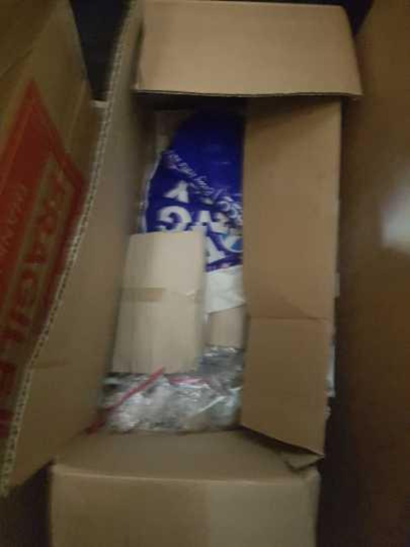 Pallet of 7 items being 5 boxes of glass for shower and bath screens and 2 cisterns all unchecked - Image 5 of 5