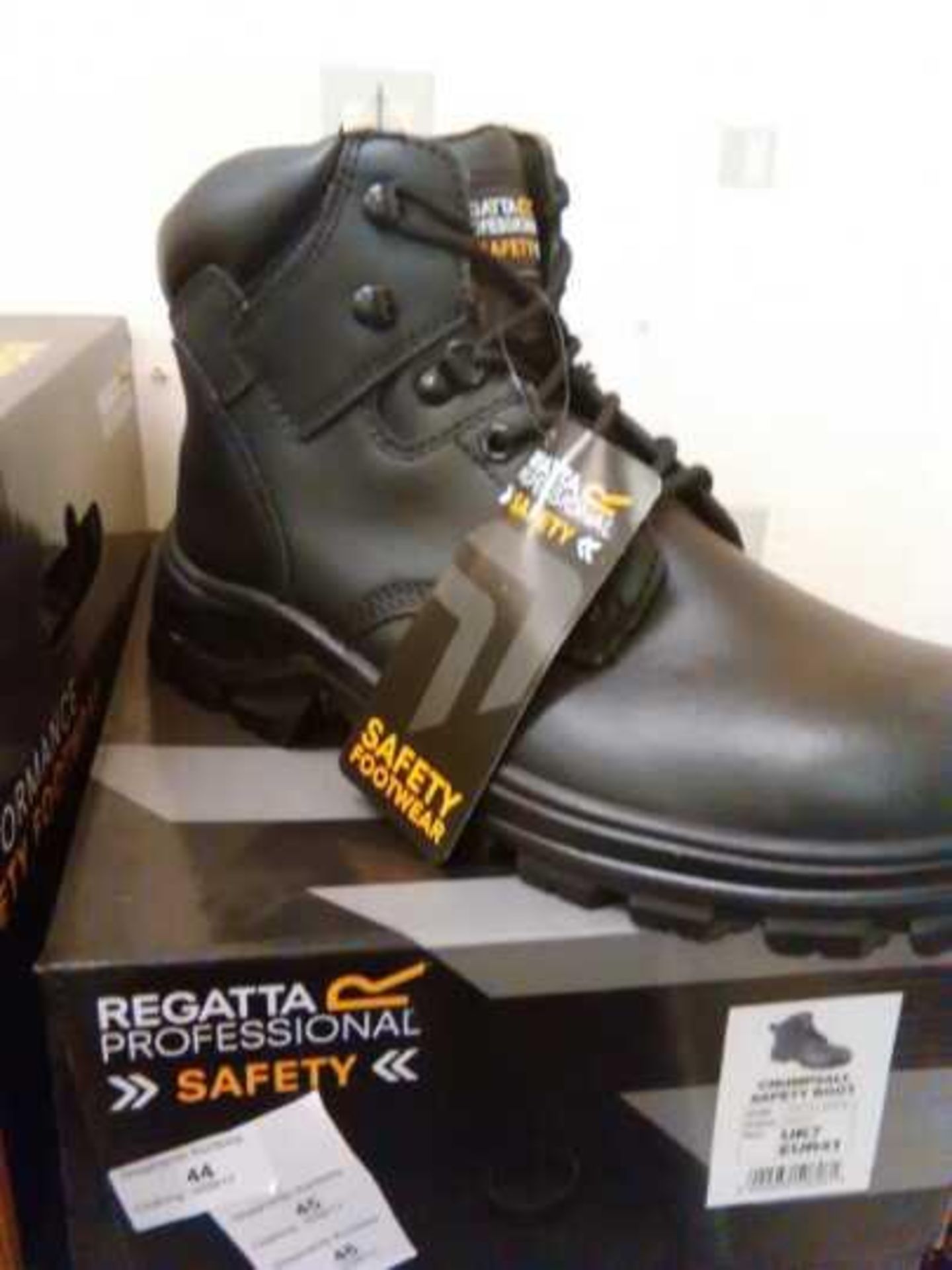 REGATTA HARDWEAR CRUMPSALL S3 SAFETY BOOTS BLACK. SIZE 9 (EUR41). NEW AND BOXED Material: Smooth