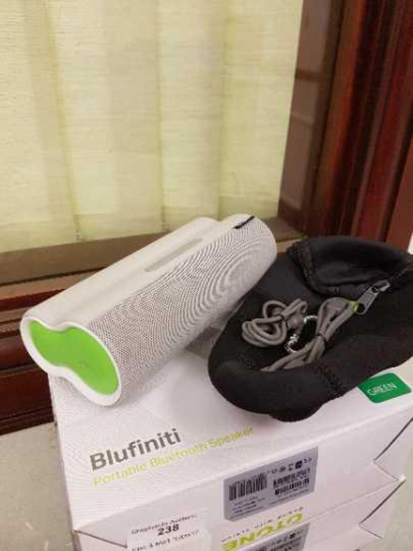 OTONE Blufiniti potable Bluetooth speaker, new and boxed RRP £59.99, Green - Image 2 of 2