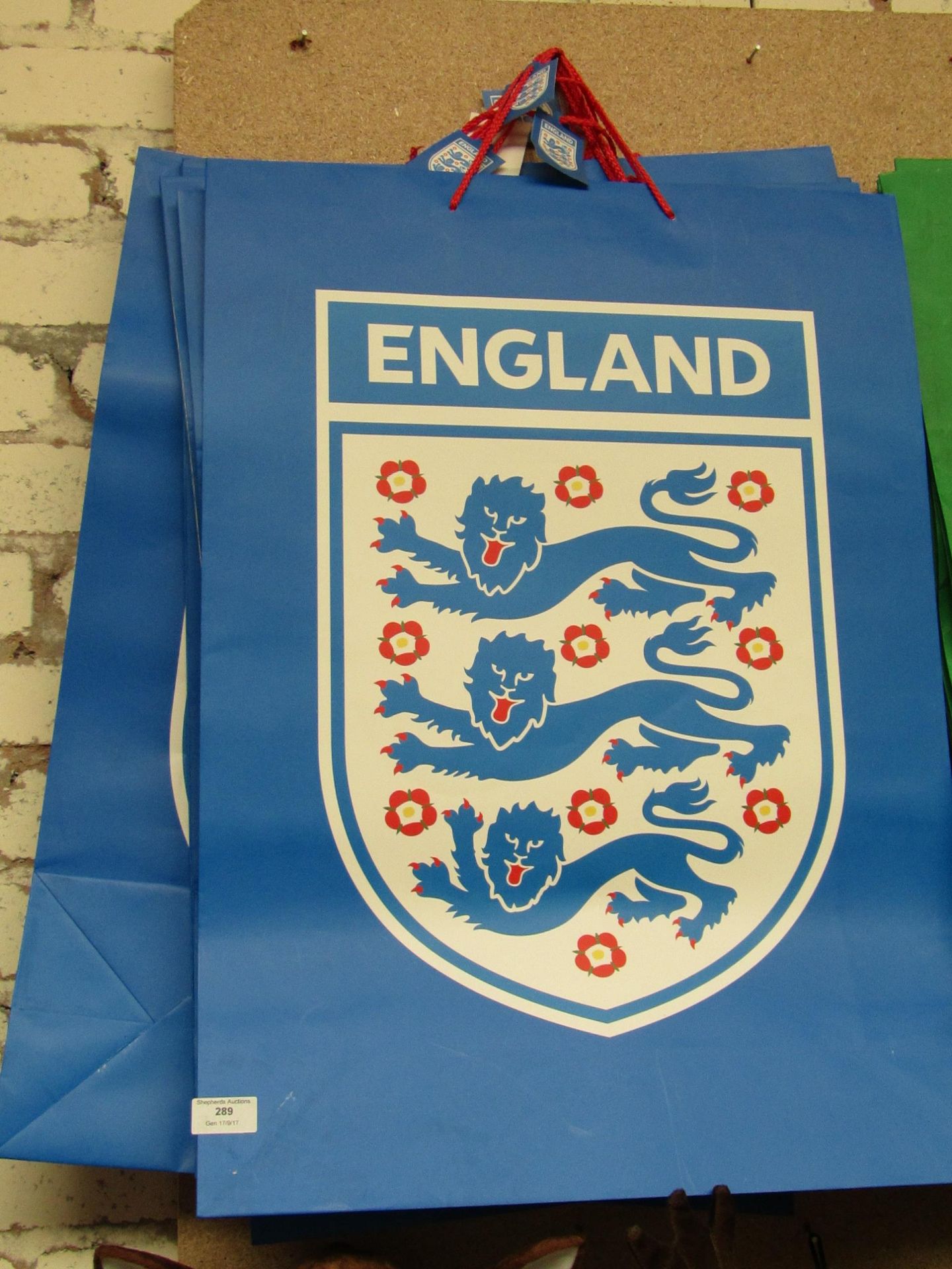 10x England gift bags.