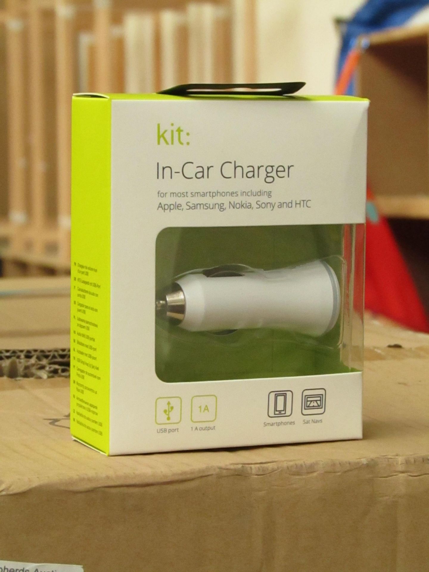 100 x Kit: In car charger for Smart  phones RRP £2.99 each total RRP £299 new & packaged