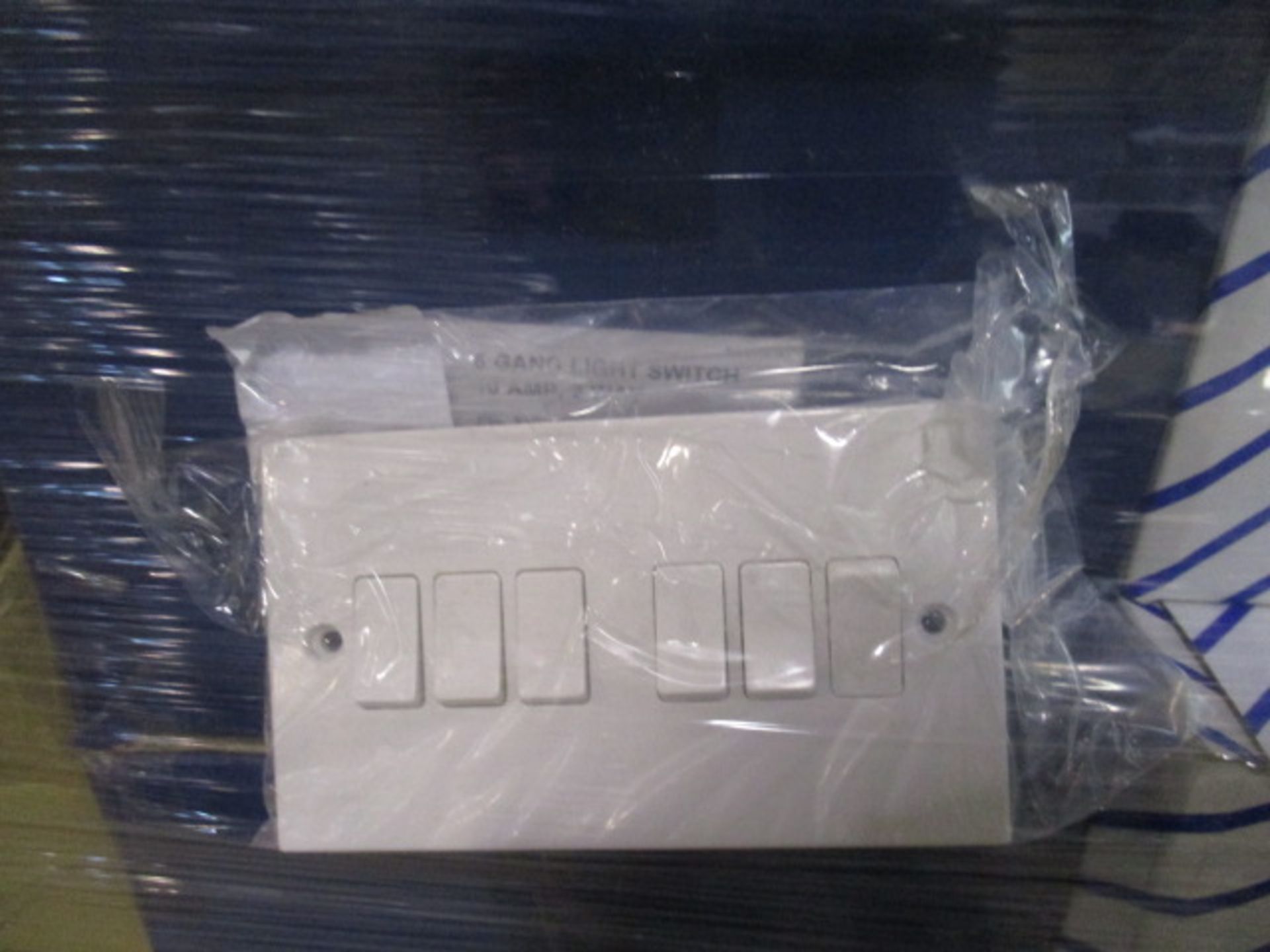 50pcs in lot - last carton available - 6 Gang White switch set rrp œ7.99 each