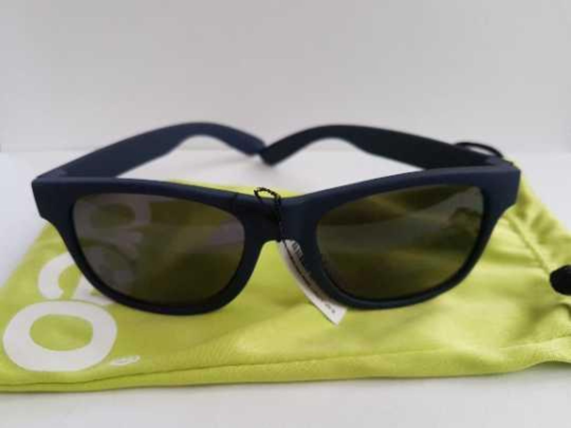 2x Breo uptone junior sunglasses in navy, new and factory sealed in packaging. - Image 3 of 4