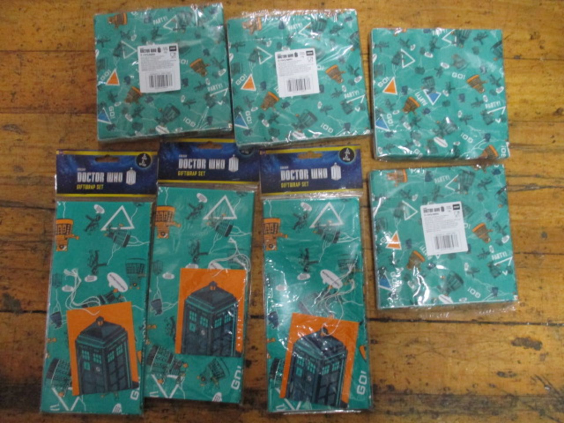 Brand new assorted Dr Who Party ware napkins and giftwrap sets