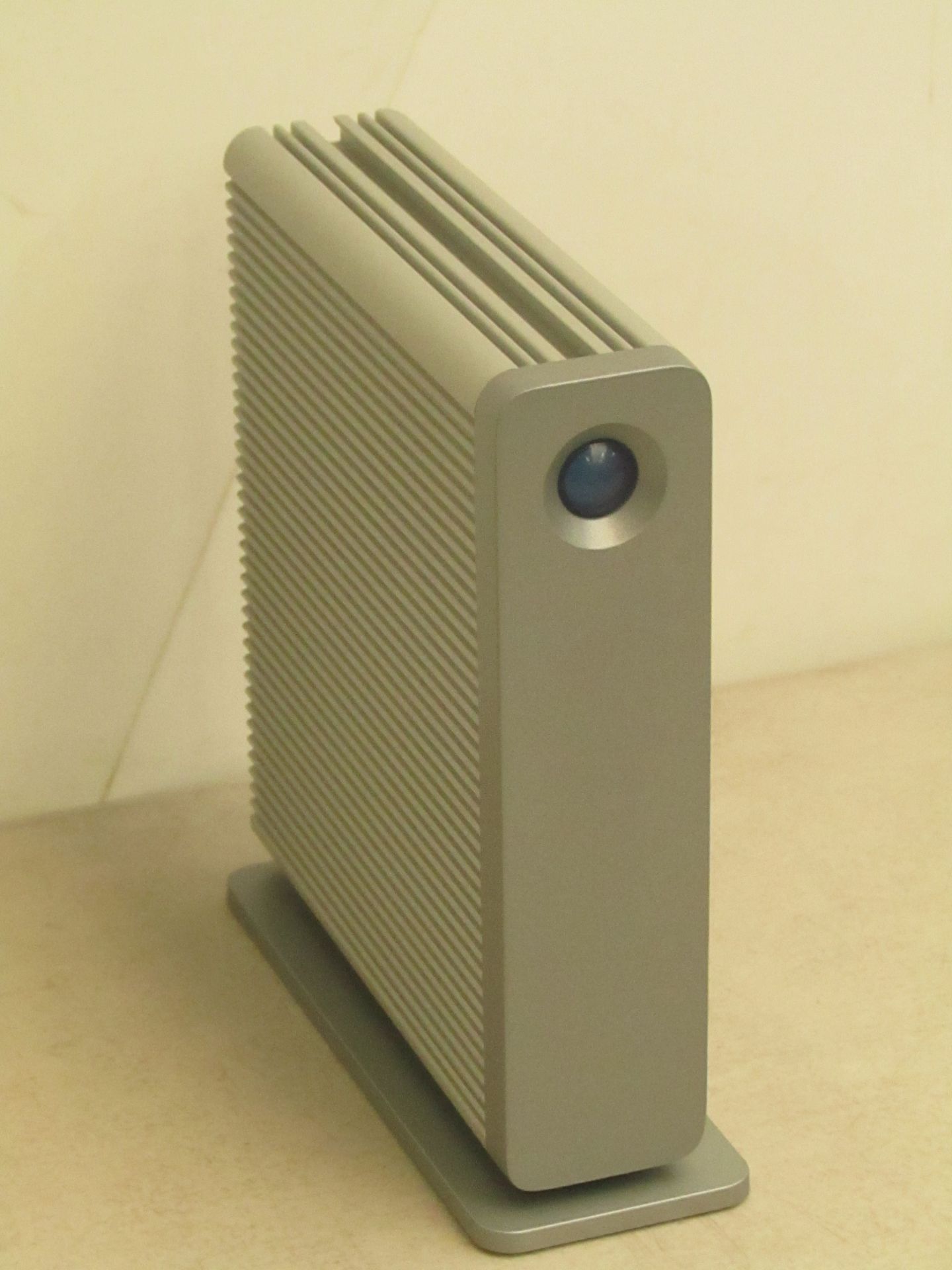 6x LaCie 3TB d2 Quadra external USB 3.0 firewall 800 eSATA hard drive, all are empty and only case. - Image 2 of 2