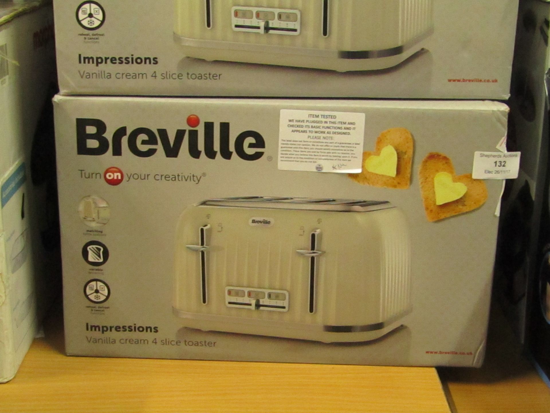 Breville 4 slice Impressions Vanilla Cream Toaster, tested working and boxed