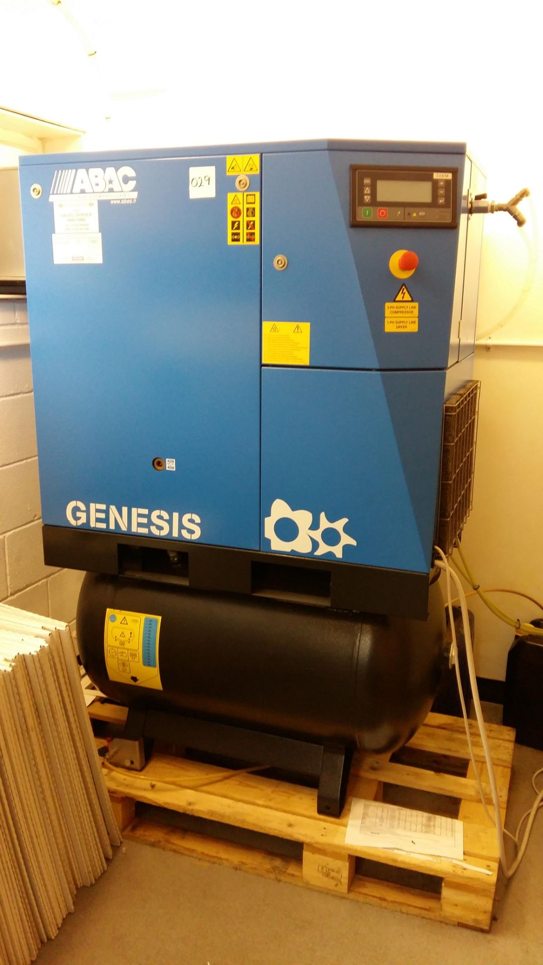 ABAC Genesis 15-270 3kW receiver mounted air compressor - Image 3 of 4