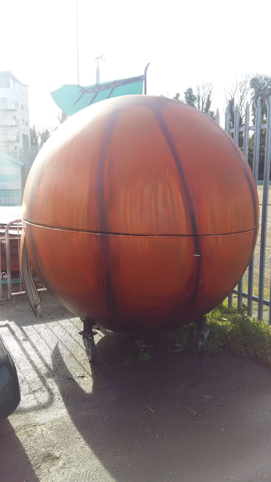 Orange 'Pumpkin' circular mobile kiosk - Image 5 of 6