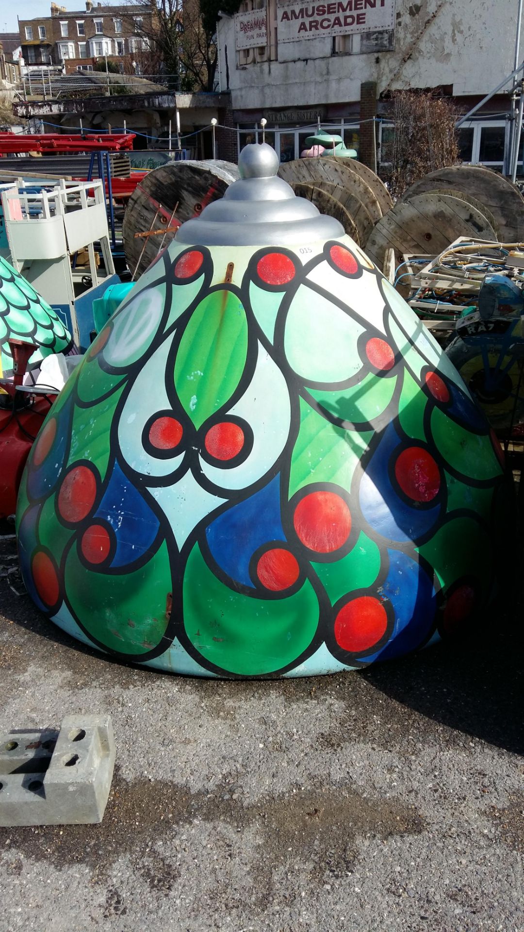 (11) Blackpool Illuminations fibreglass Tiffany lamp shades - Image 8 of 9