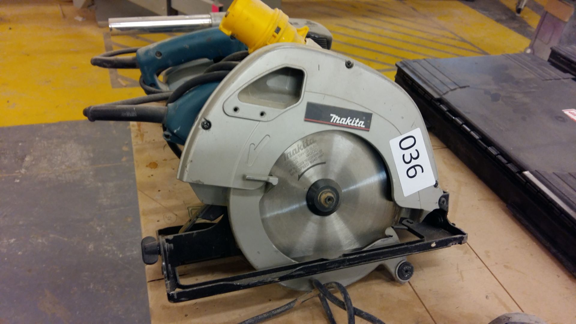 Makita 5704R circular saw