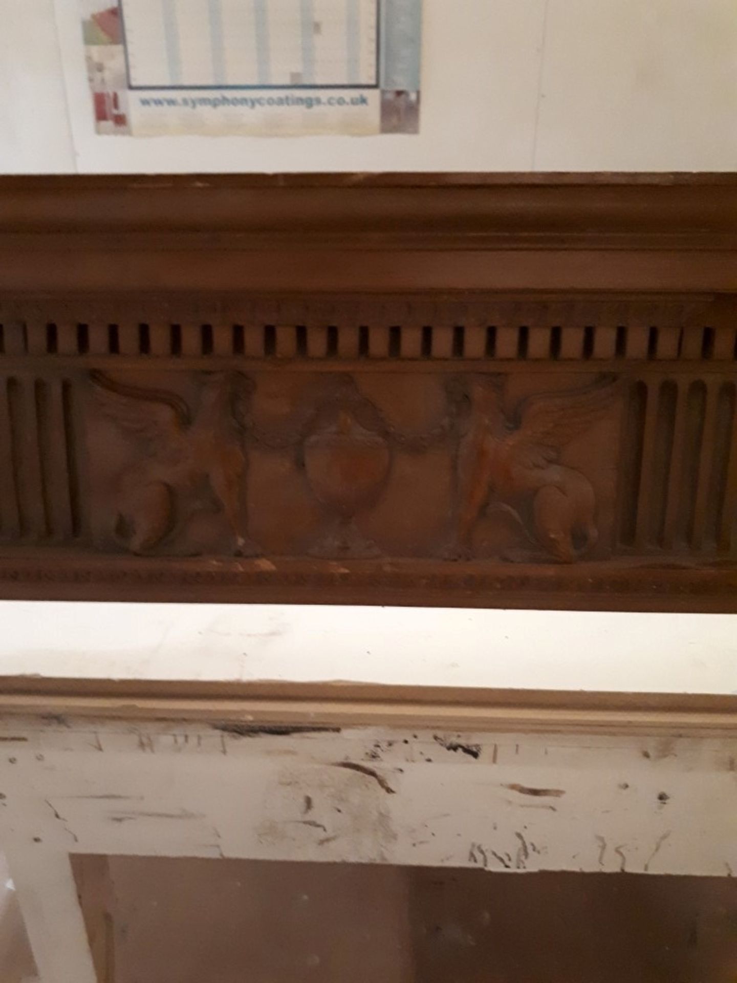 Wooden fire place surround with carved detail - Image 3 of 3