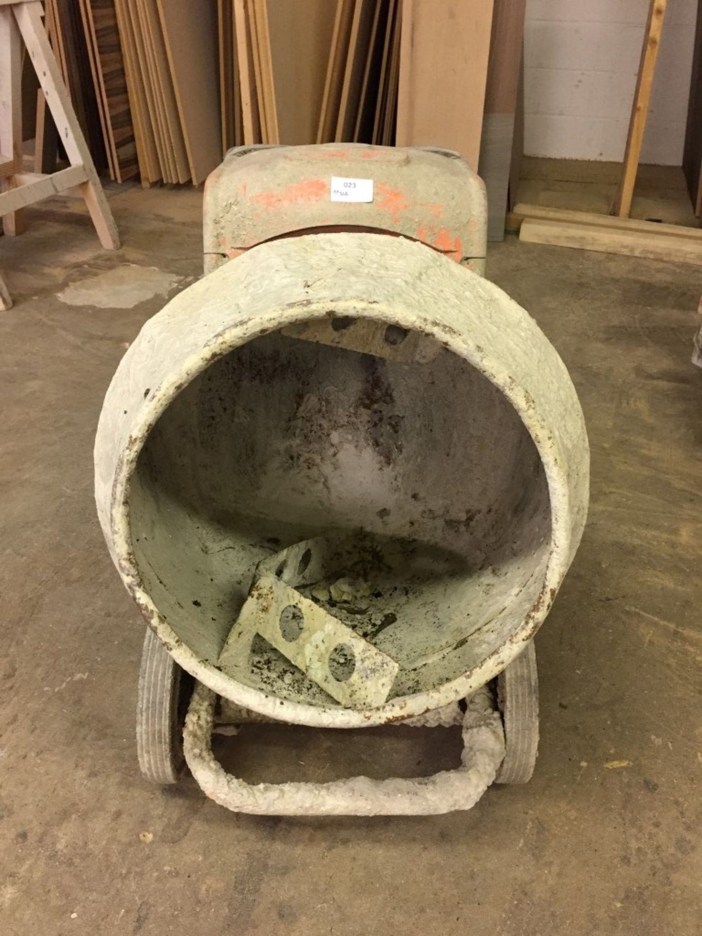 Belle Mini Mix 150 concrete mixer - Image 2 of 4