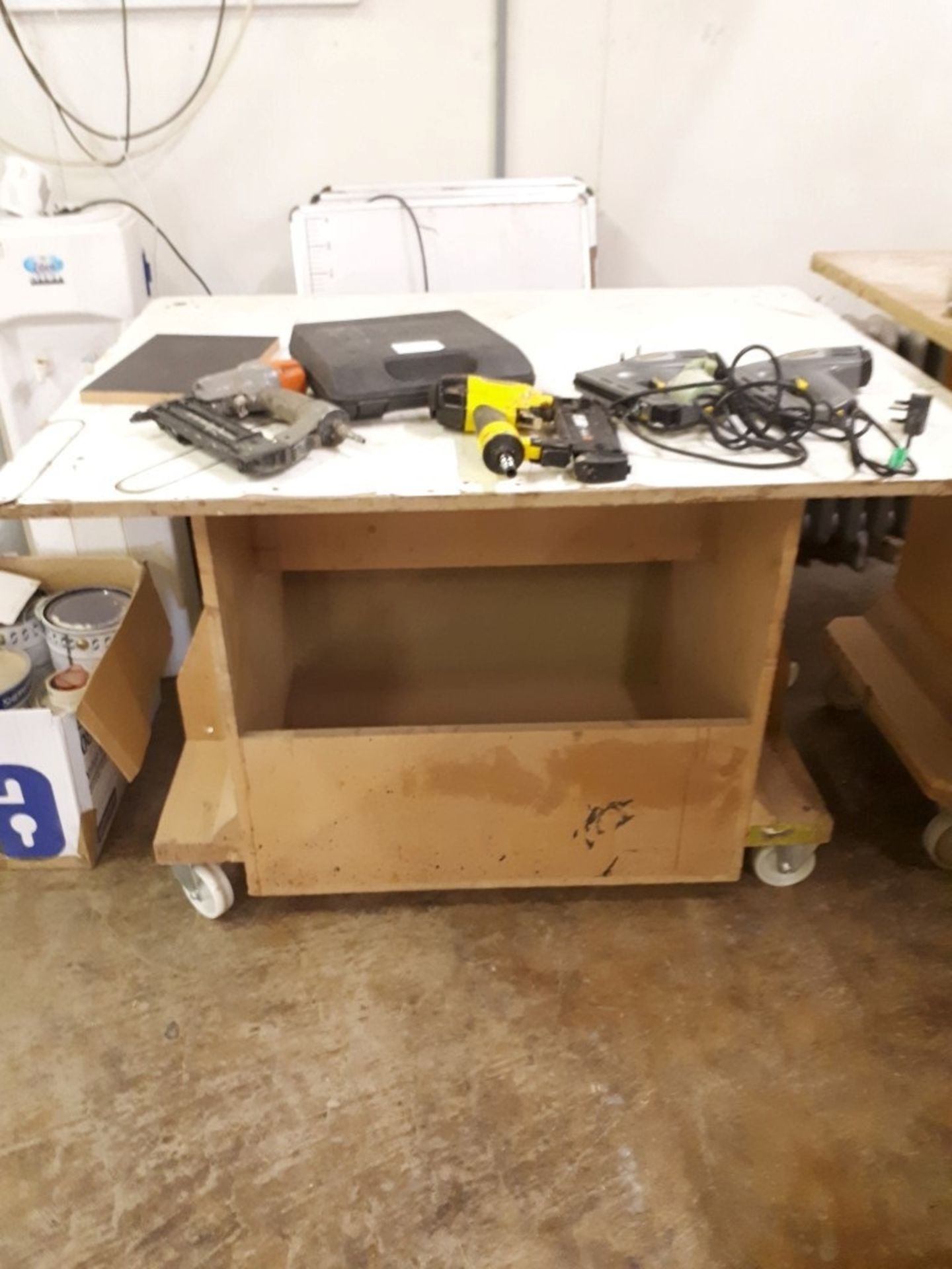 (2) Mobile workbenches - Image 2 of 2