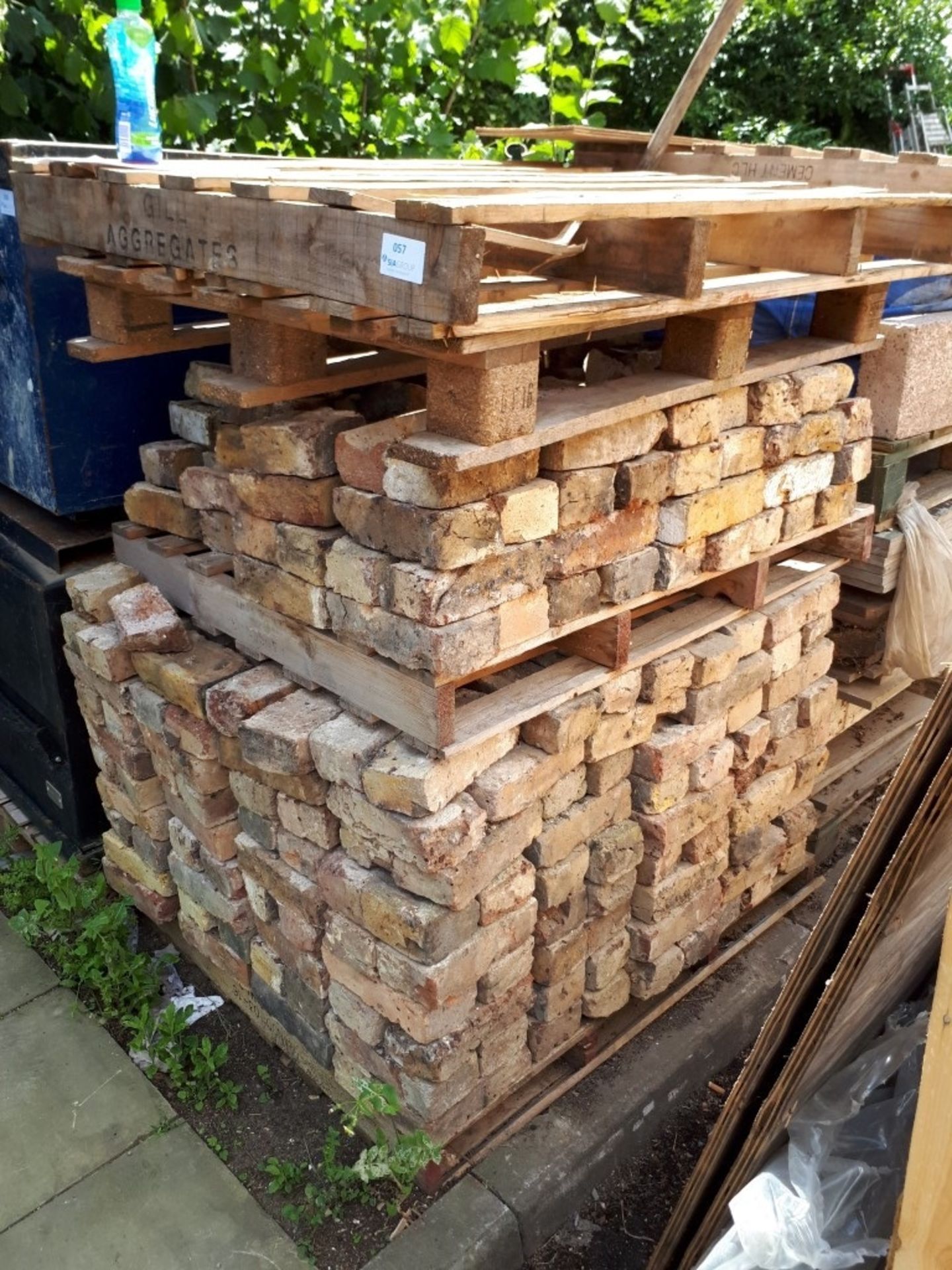 (7) Pallets of various bricks and pavers - Image 4 of 4