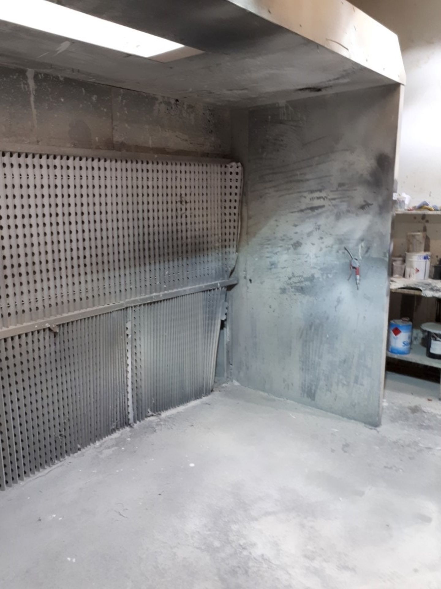 Dry filter spray booth - Image 2 of 5