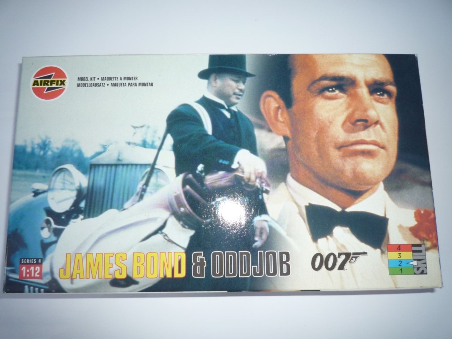 James Bond & Odd Job airfix model kit - Bild 2 aus 2