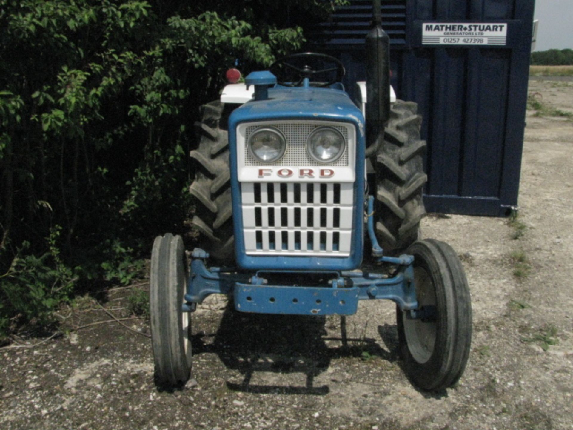 Ford 1000 4x2 2WD Open Cab Agricultural Tractor - Image 2 of 11