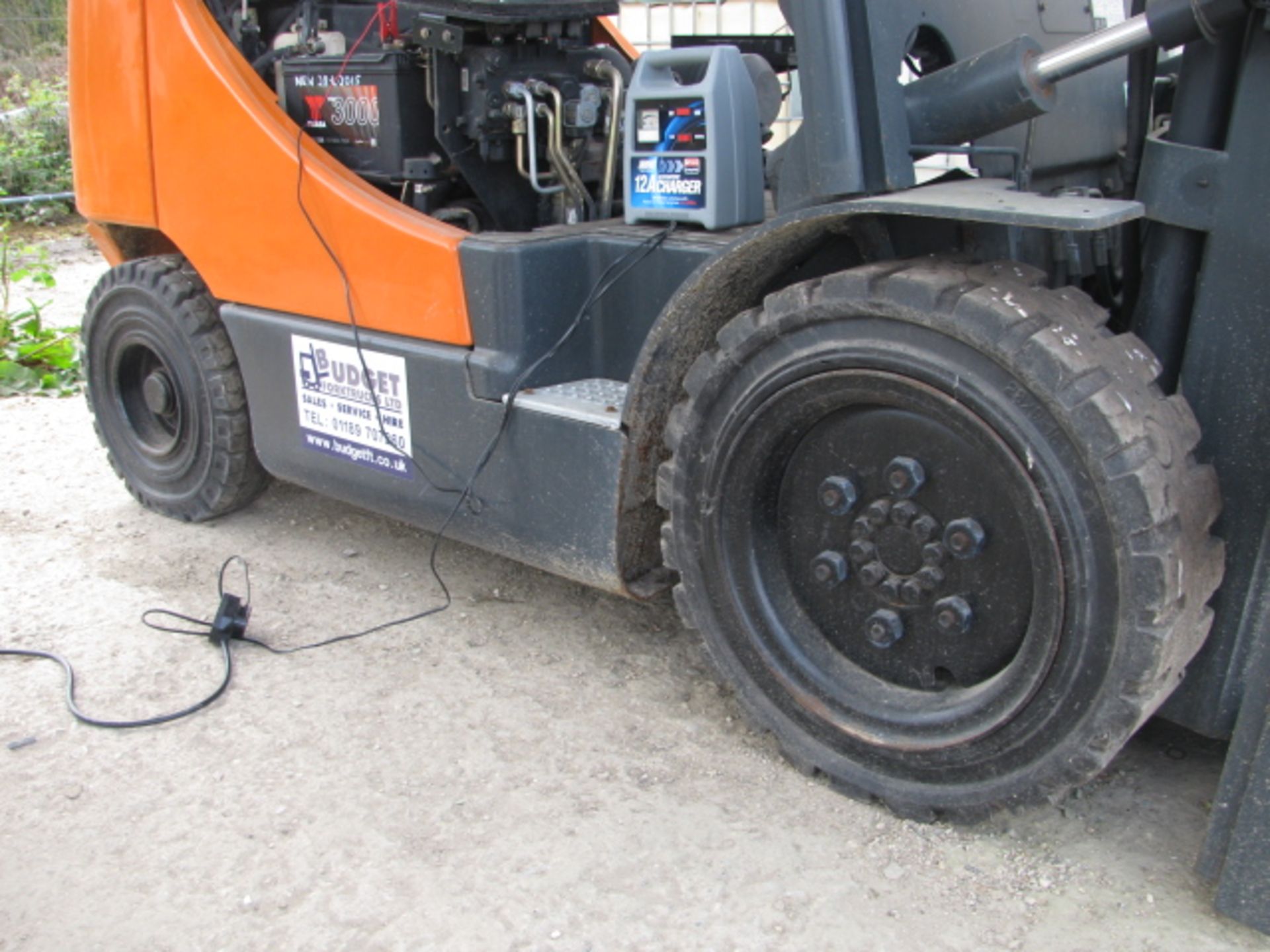 Doosan 33 Pro 5 diesel ride on fork lift truck - Image 6 of 10