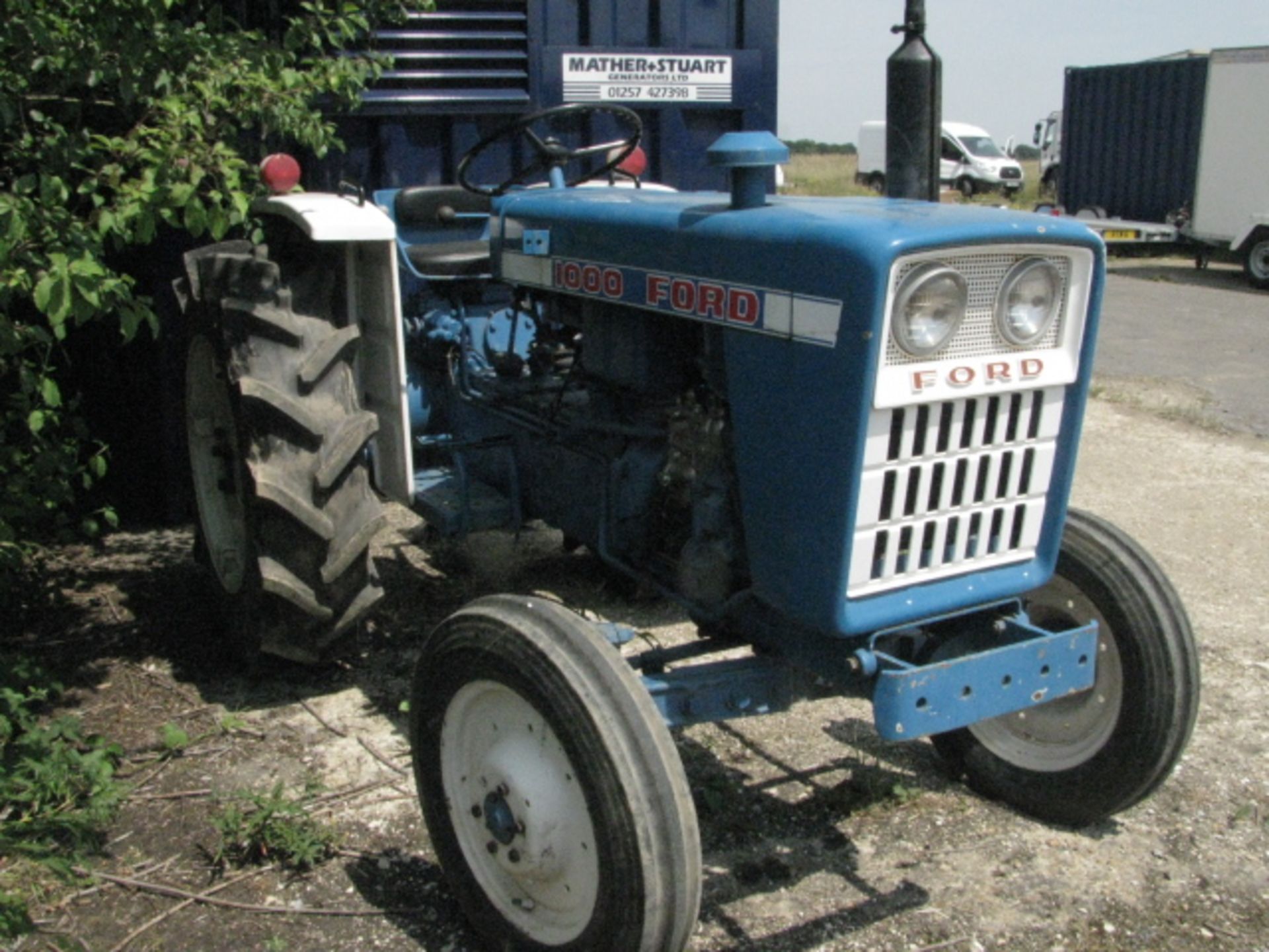 Ford 1000 4x2 2WD Open Cab Agricultural Tractor - Image 4 of 11