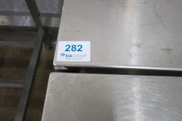 (2) Stainless steel preparation tables