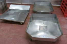 (3) Stainless steel drainage trays