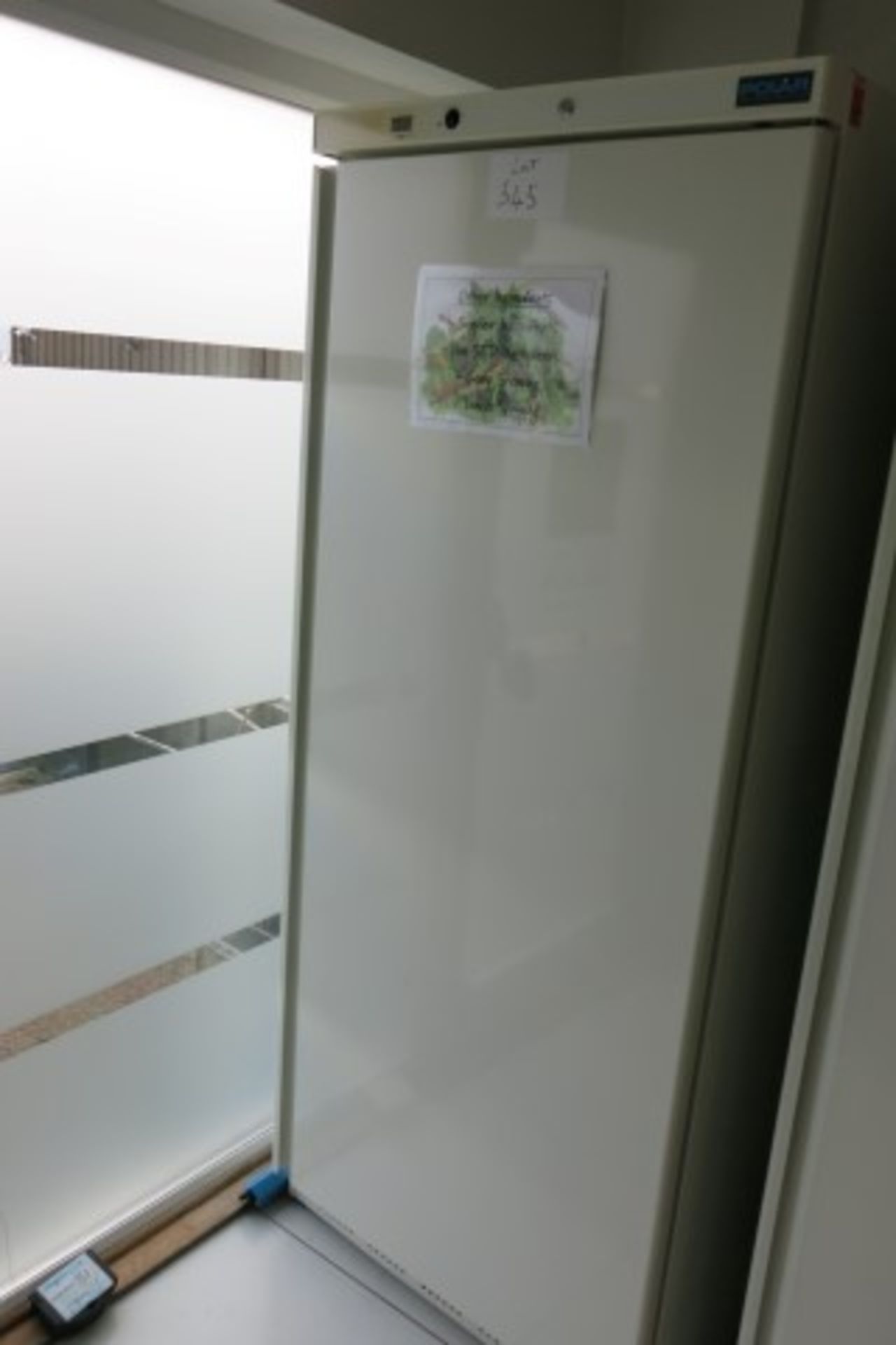 Polar CD614 600 litre single door white refrigerator
