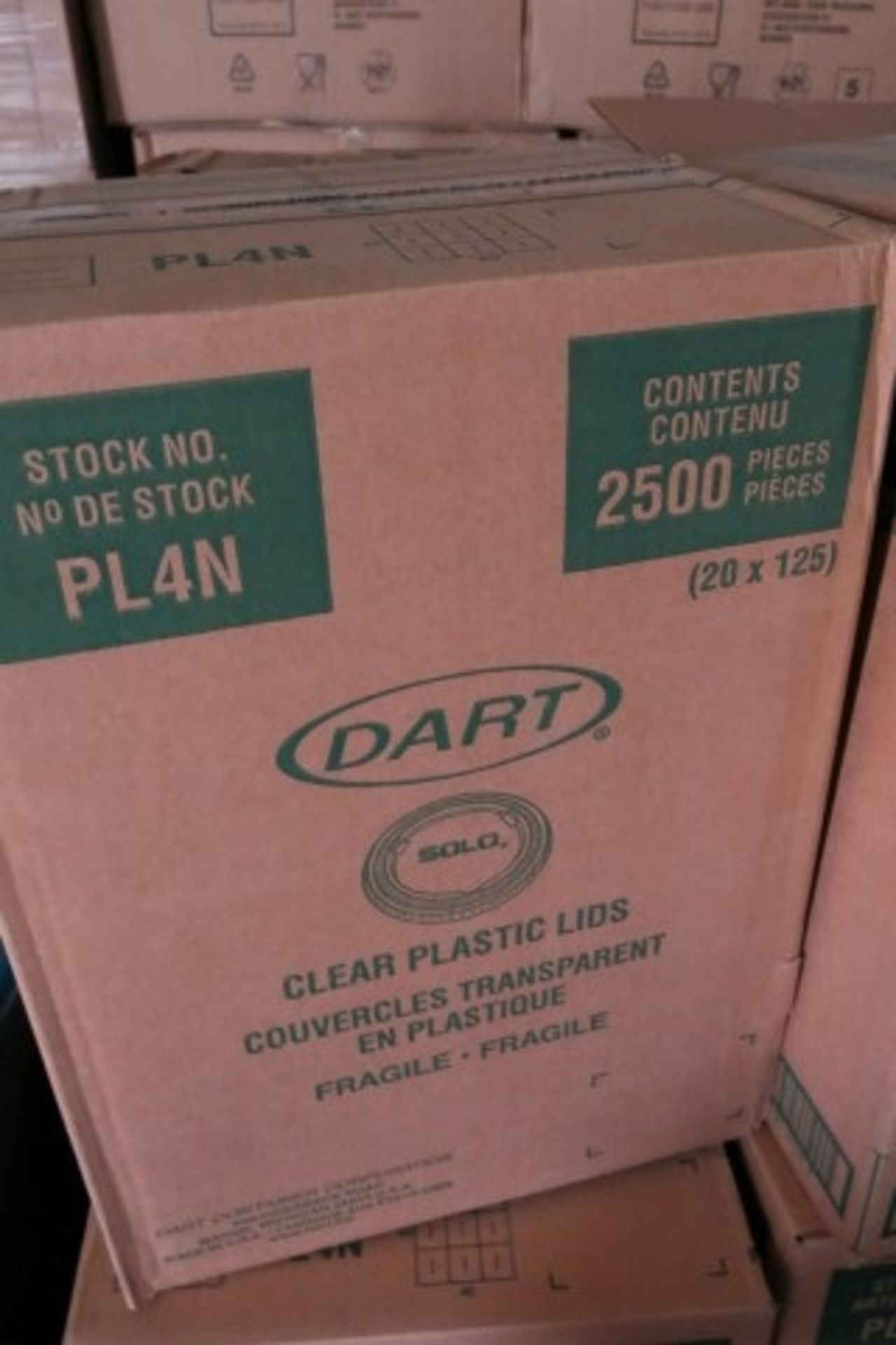 (2) part pallets Dart Ultra Clear portion containers and lids 4oz - A lift out charge will apply - Image 2 of 3