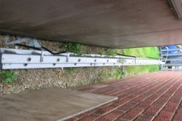 Double extending 15-rung alloy roof ladder