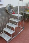 Five-tier aluminium access steps