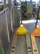 Jungheinrich hand hydraulic pallet truck