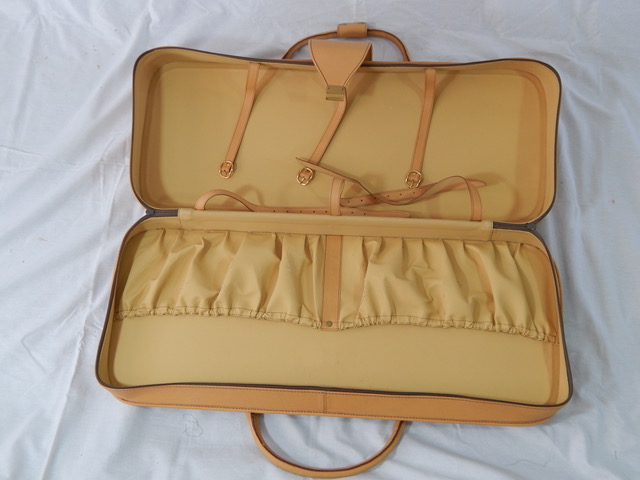 Ferrari 308/328 Schedoni Leather luggage set - Image 5 of 5